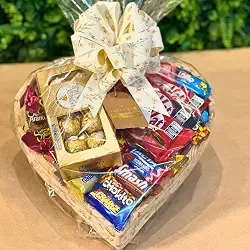 Cesta de Chocolate Coração com Laço