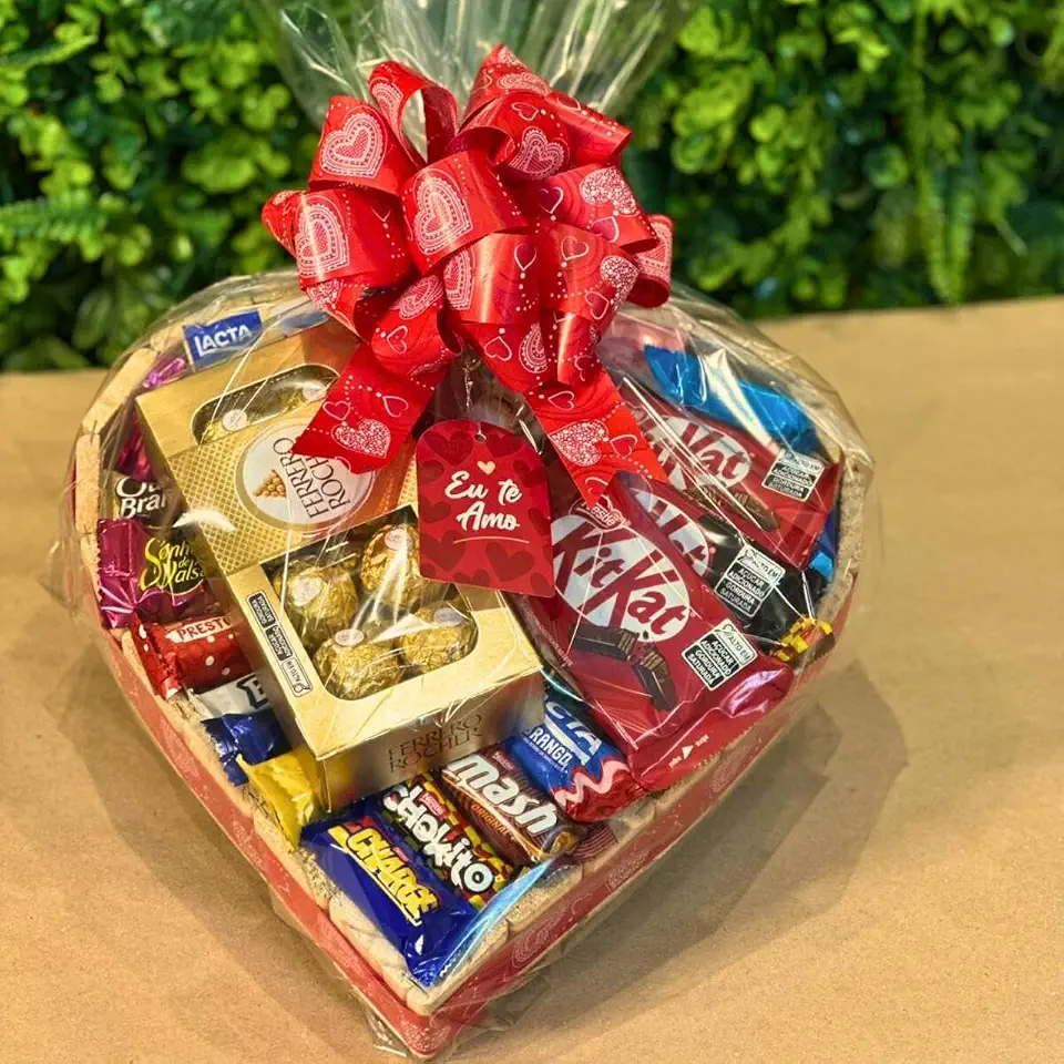 Cesta de Chocolate em Formato de Coração